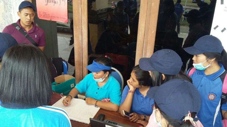 Kesbangpol Seksi Pengerahan Relawan Dalam Tim Penanganan Pengungsi Pra-Bencana Erupsi Gunung Agung