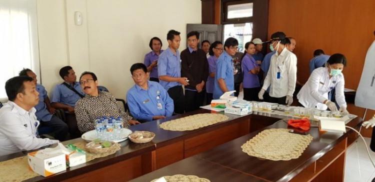 BNNK dan Kesbangpol Gelar Tes Urine di PDAM Klungkung