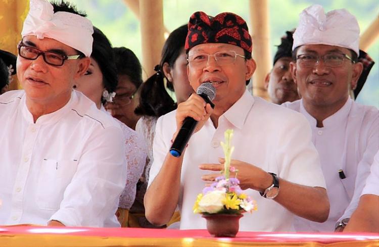 Gubernur Himbau Masyarakat Bali Dukung Program Nangun Sat Kerthi Loka Bali