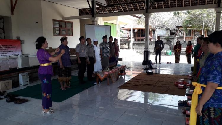 Tingkatkan Partisipasi Pemilih Perempuan, Kesbangpol Klungkung Gelar Forkomkon di Desa Tusan
