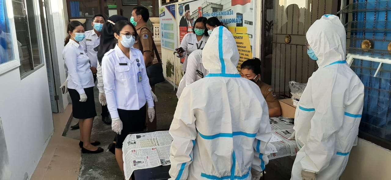 Songsong Desa Bersinar,  Warga Desa Tojan Ikuti Tes Urin