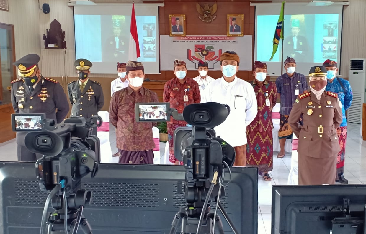 Bupati Klungkung Ikuti Apel Upacara  Hari Lahir Pancasila Secara Daring