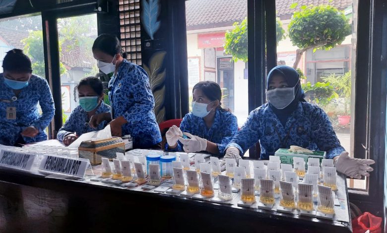 Tim Terpadu P4GN Klungkung Adakan Tes Urine di Rutan Klungkung dan Beberapa Sekolah