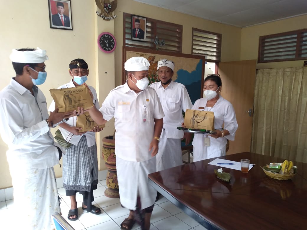 Kesbangpol Klungkung Adakan Pelepasan Pegawai Yang Pensiun dan Mutasi