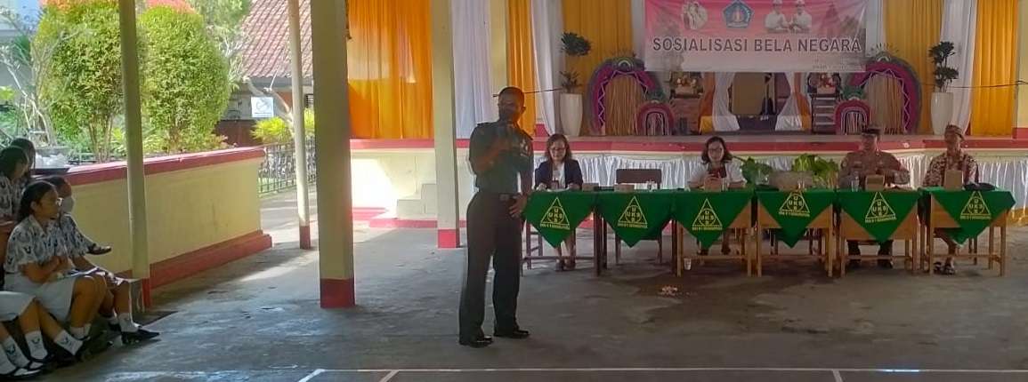 Kesbangpol Adakan Sosialisasi Bela Negara di SMAN 1 Semarapura