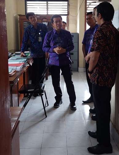 Kunjungi Badan Kesbangpol, Bupati Suwirta : Jadikan Kantor Rumah Kedua