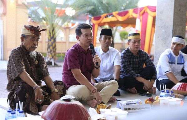 Bupati Suwirta Buka Puasa Bersama Masyarakat Kampung Gelgel