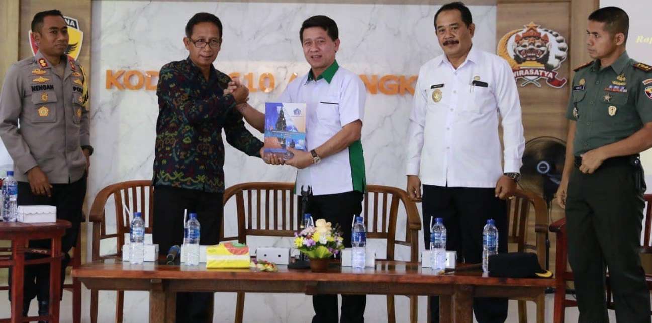 Bupati Suwirta Buka Rapat Tim Terpadu Penanganan Konflik Sosial